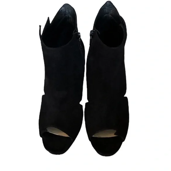 Christian Louboutin Belfeconica Flame
accent suede boots RETAIL 1695 - Picture 4 of 8